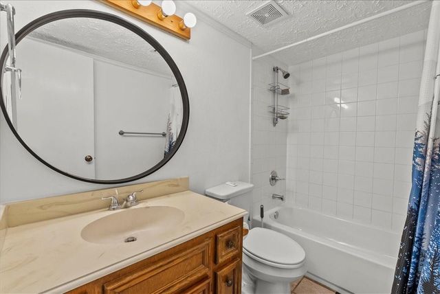 671 Davis Road, League City, TX 77573