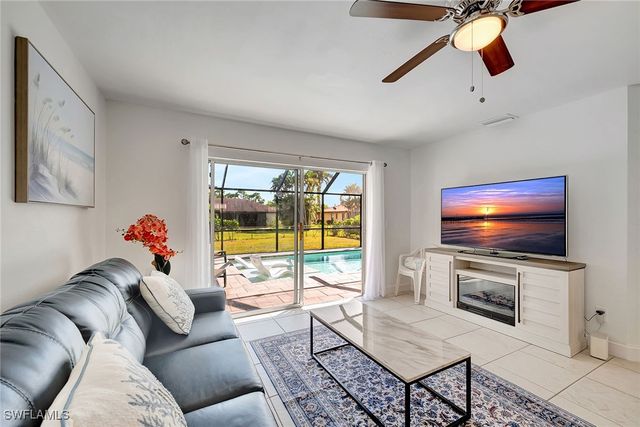 3687 Maran LN, Bonita Springs, FL 34134