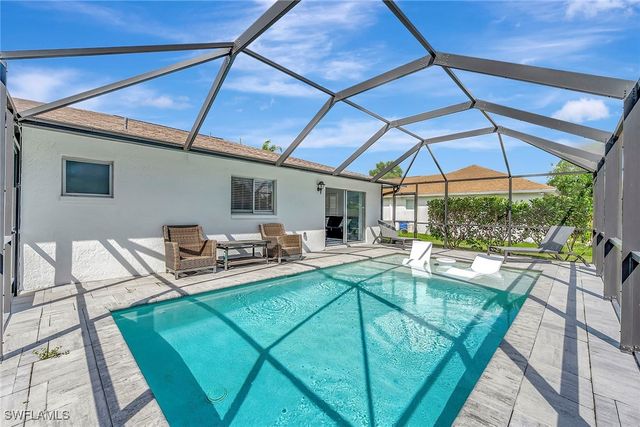 3687 Maran LN, Bonita Springs, FL 34134