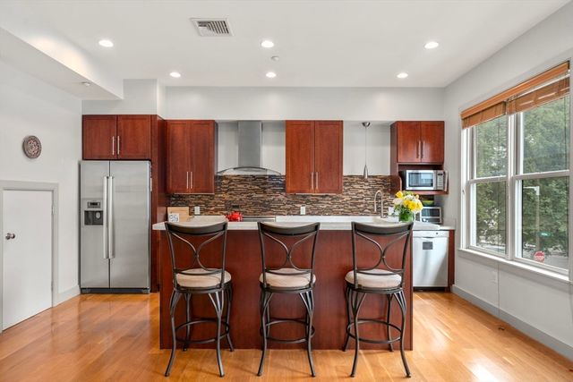 45 Vinton St 1, Boston, MA 02127