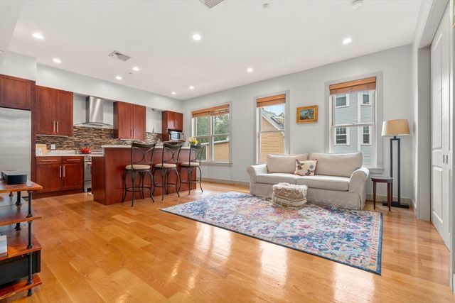 45 Vinton St 1, Boston, MA 02127