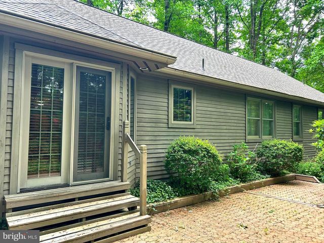 36 CRESTVIEW DR, Fleetwood, PA 19522