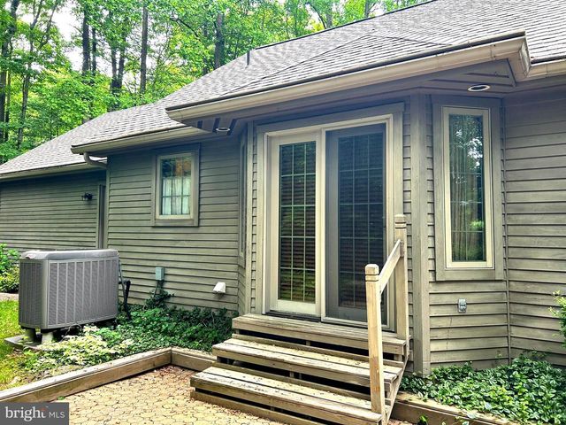 36 CRESTVIEW DR, Fleetwood, PA 19522