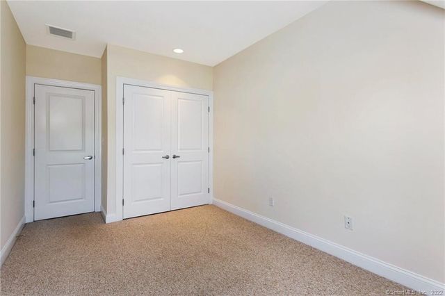 4 Daskams Lane 326, Norwalk, CT 06851