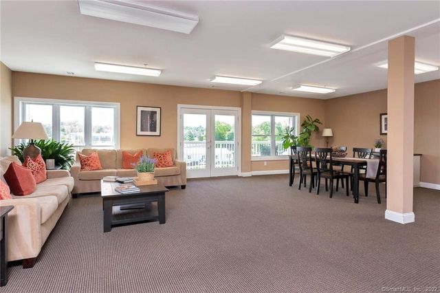 4 Daskams Lane 326, Norwalk, CT 06851