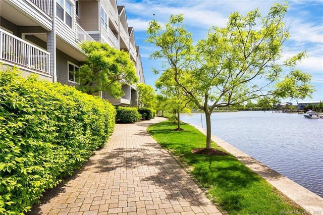 4 Daskams Lane 326, Norwalk, CT 06851