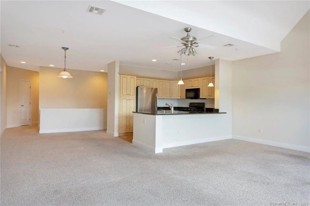 4 Daskams Lane 326, Norwalk, CT 06851