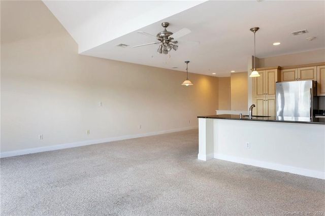 4 Daskams Lane 326, Norwalk, CT 06851