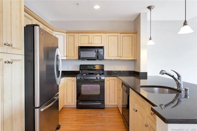4 Daskams Lane 326, Norwalk, CT 06851