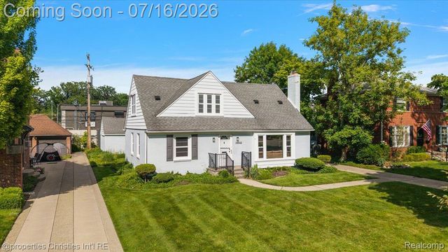 26642 York Road, Huntington Woods, MI 48070