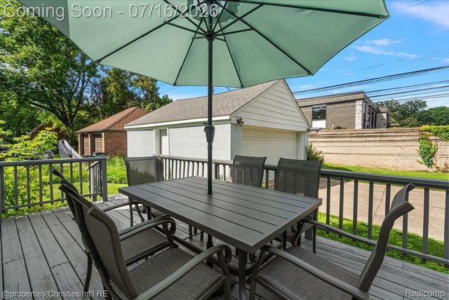26642 York Road, Huntington Woods, MI 48070