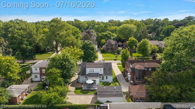 26642 York Road, Huntington Woods, MI 48070