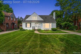 26642 York Road, Huntington Woods, MI 48070