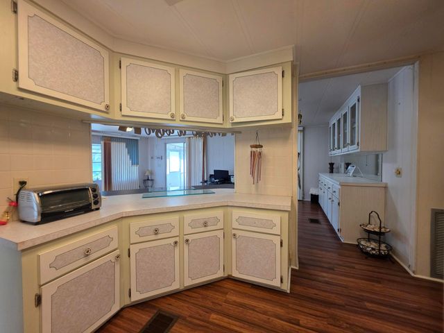 6125 N Guava Lane, Atlantis, FL 33462