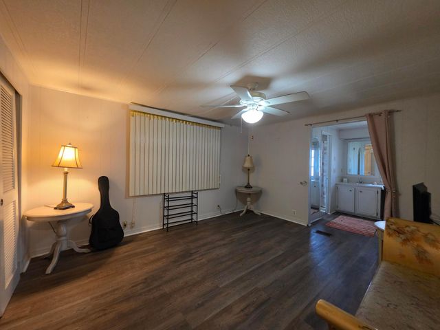 6125 N Guava Lane, Atlantis, FL 33462