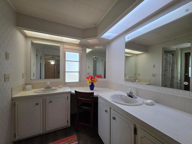 6125 N Guava Lane, Atlantis, FL 33462