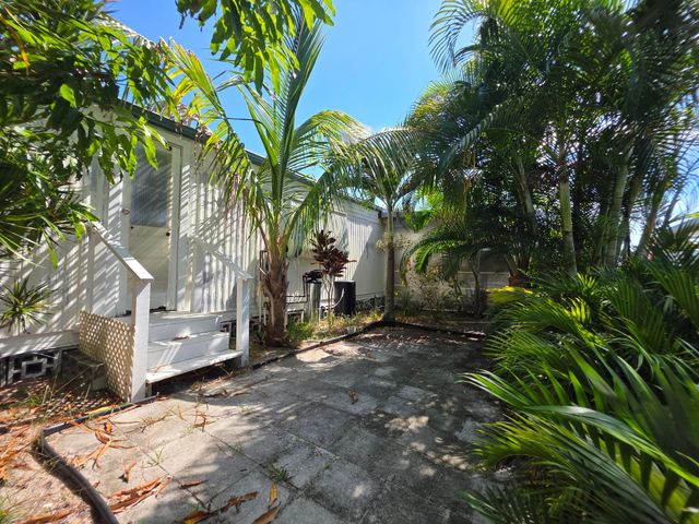 6125 N Guava Lane, Atlantis, FL 33462