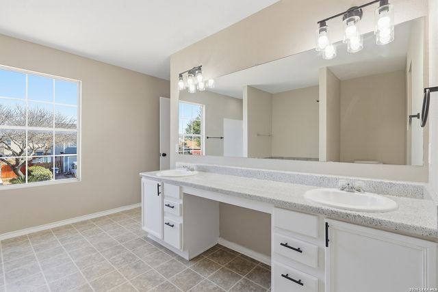 735 Inks Farm, San Antonio, TX 78228