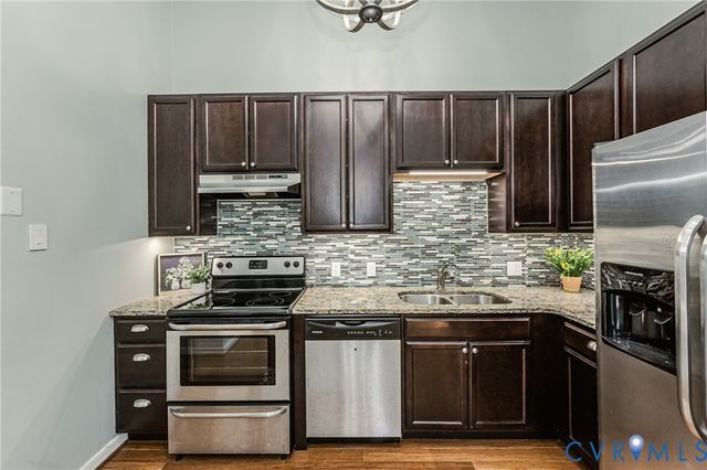 13704 Carriage Creek Pl, Midlothian, VA 23112