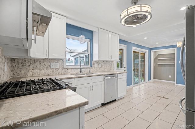 22825 Rosedale Street, St. Clair Shores, MI 48080