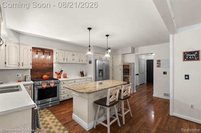 1625 Perry Lake Road, Ortonville, MI 48462