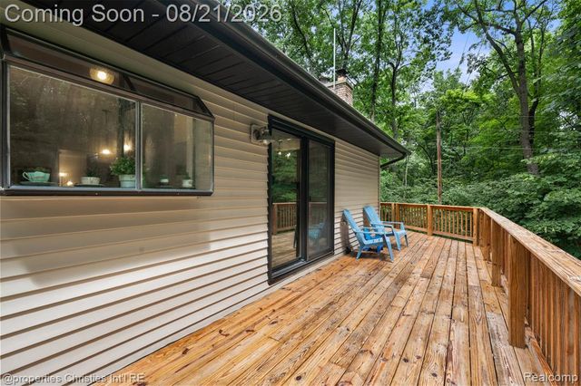 1625 Perry Lake Road, Ortonville, MI 48462