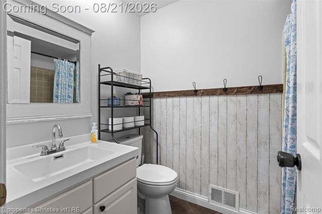 1625 Perry Lake Road, Ortonville, MI 48462