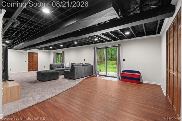 1625 Perry Lake Road, Ortonville, MI 48462