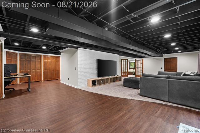 1625 Perry Lake Road, Ortonville, MI 48462