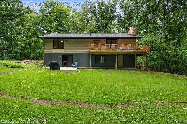 1625 Perry Lake Road, Ortonville, MI 48462