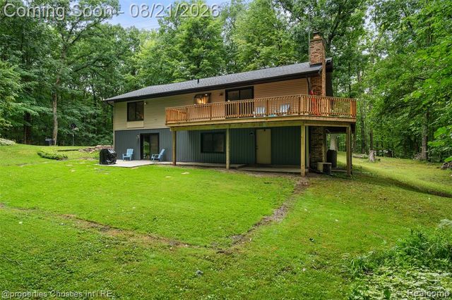 1625 Perry Lake Road, Ortonville, MI 48462