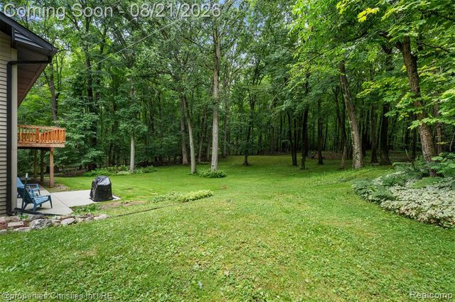 1625 Perry Lake Road, Ortonville, MI 48462