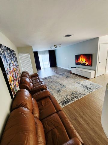 4962 SW 95th Ave, Cooper City, FL 33328