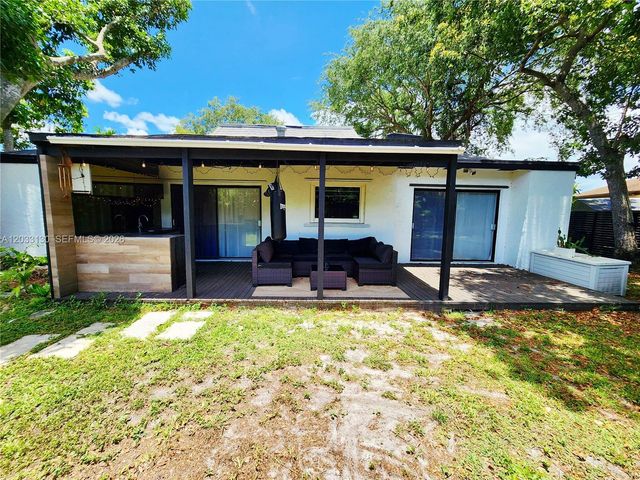4962 SW 95th Ave, Cooper City, FL 33328