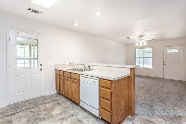 110 Pecan Street, Whitesboro, TX 76273