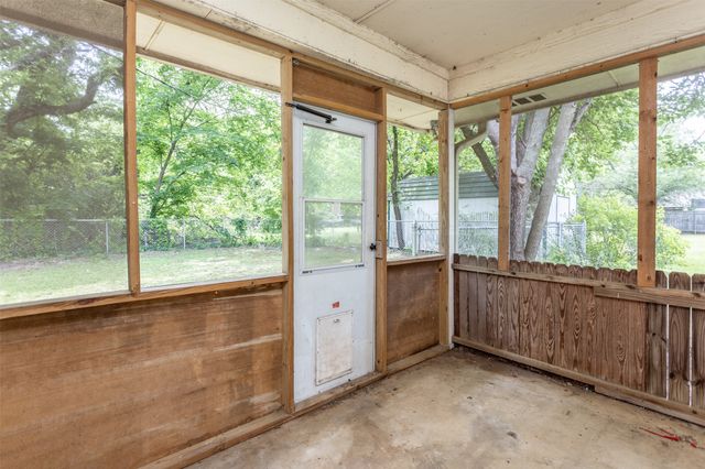 110 Pecan Street, Whitesboro, TX 76273