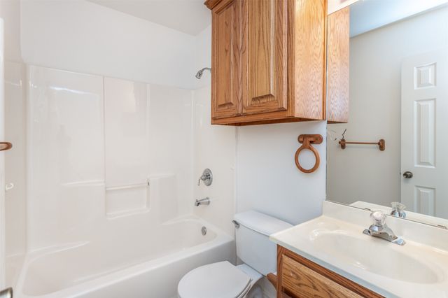 110 Pecan Street, Whitesboro, TX 76273