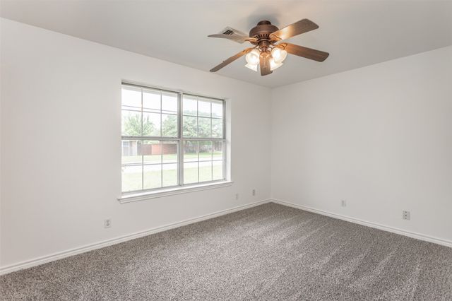 110 Pecan Street, Whitesboro, TX 76273