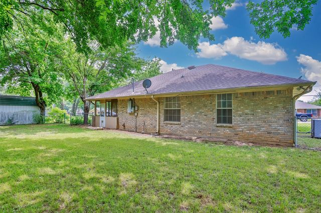 110 Pecan Street, Whitesboro, TX 76273