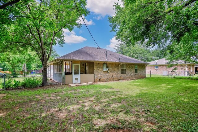 110 Pecan Street, Whitesboro, TX 76273