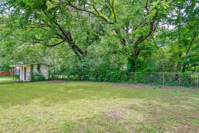 110 Pecan Street, Whitesboro, TX 76273