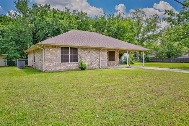 110 Pecan Street, Whitesboro, TX 76273