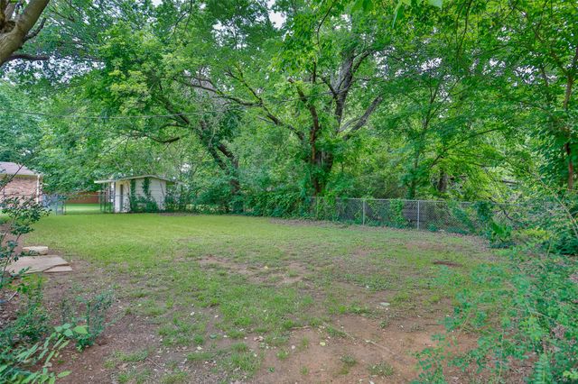 110 Pecan Street, Whitesboro, TX 76273