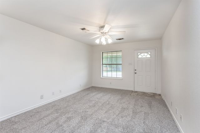 110 Pecan Street, Whitesboro, TX 76273