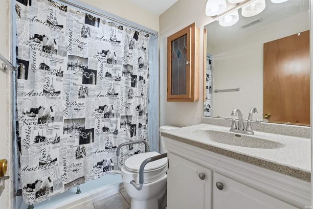 1509 Lake Forest Drive, Fort Wayne, IN 46815