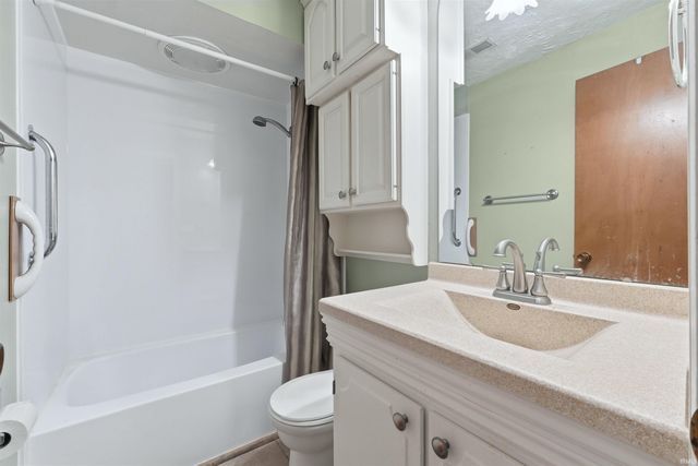 1509 Lake Forest Drive, Fort Wayne, IN 46815