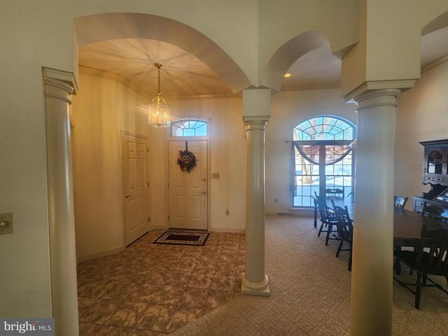 33 TARA DR, Lititz, PA 17543