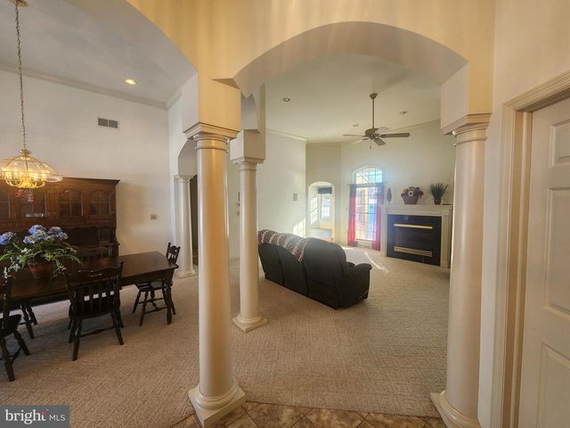 33 TARA DR, Lititz, PA 17543