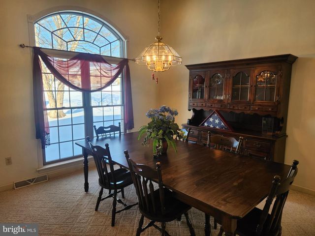 33 TARA DR, Lititz, PA 17543