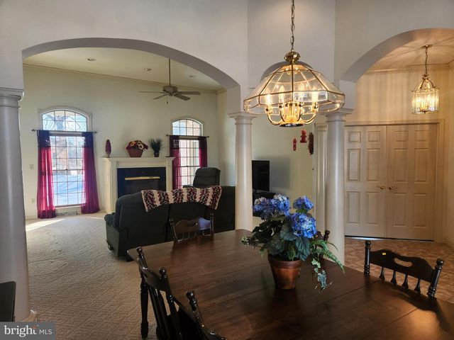 33 TARA DR, Lititz, PA 17543